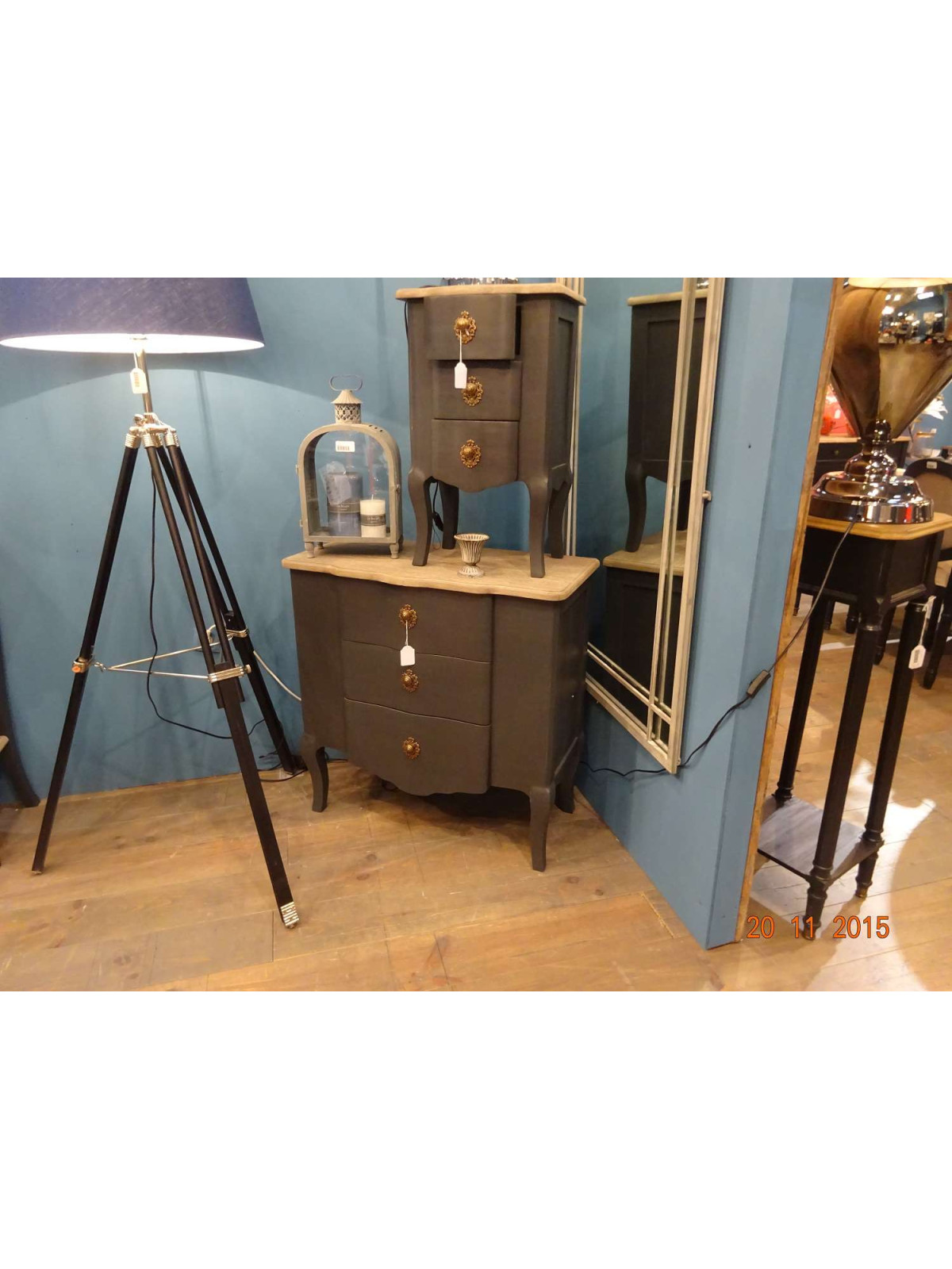 Petite commode de salon grise 3 tiroirs