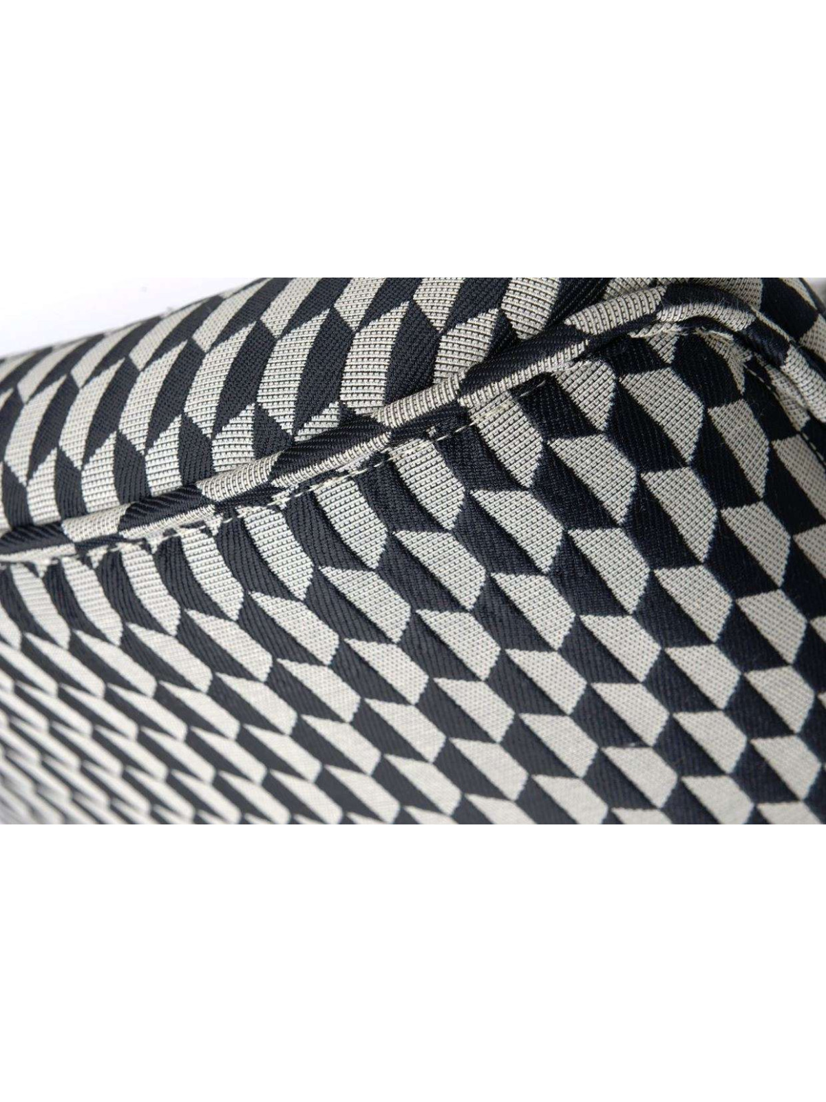 Fauteuil bas motifs noir et gris clair