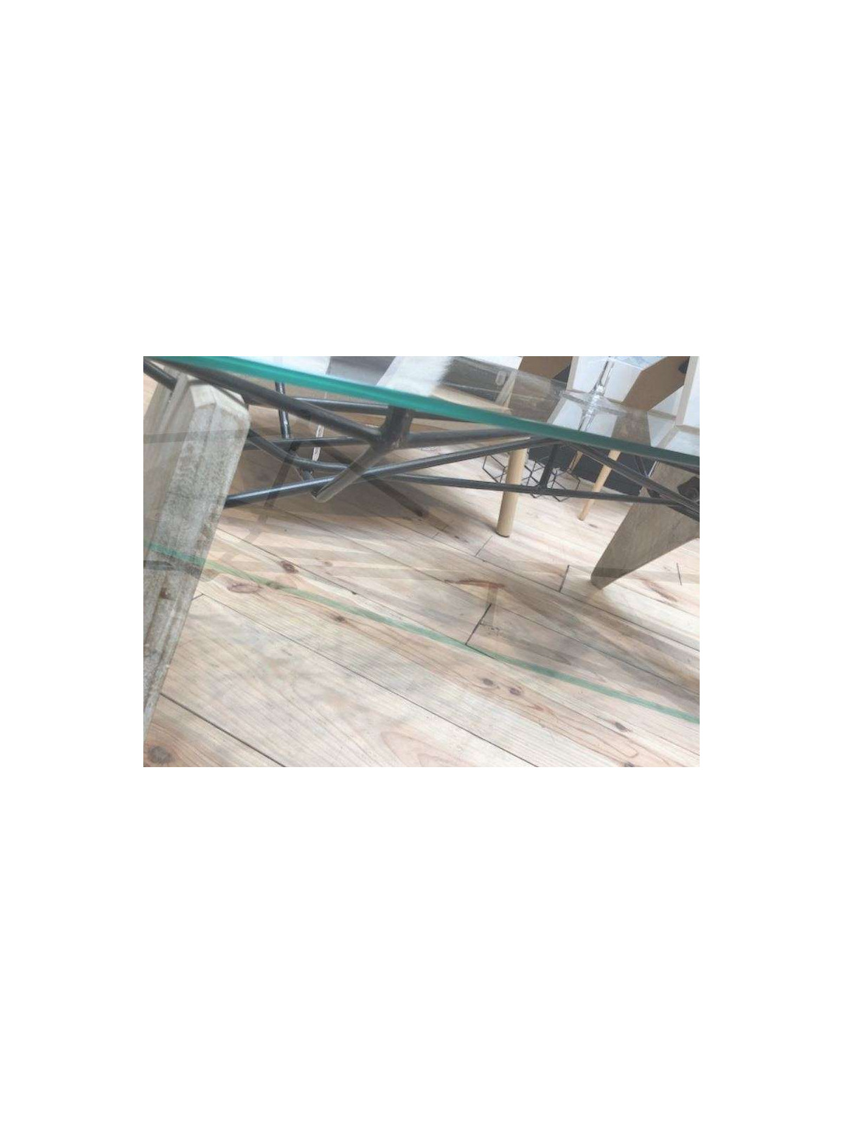 Table salon contemporaine structurale
