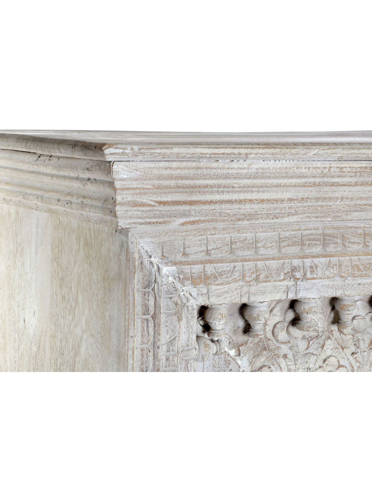 Armoire sculptée orientale ajourée