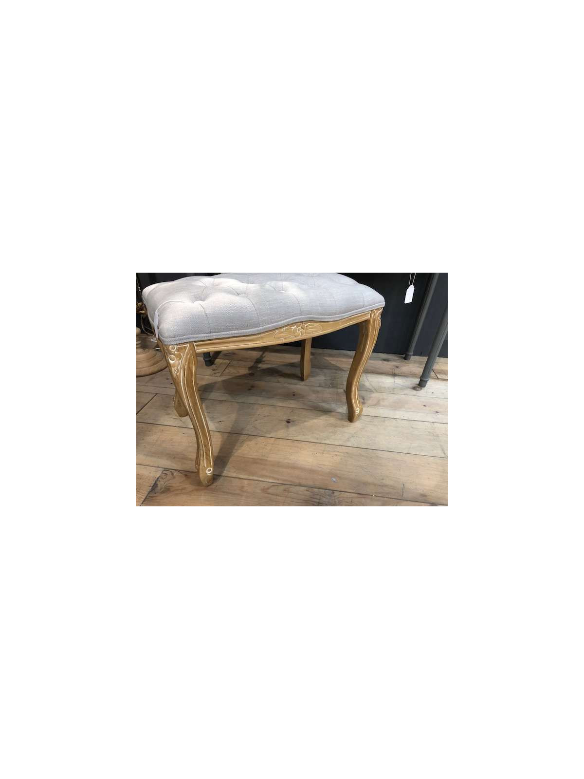 Tabouret capitonné galbé gris cérusé