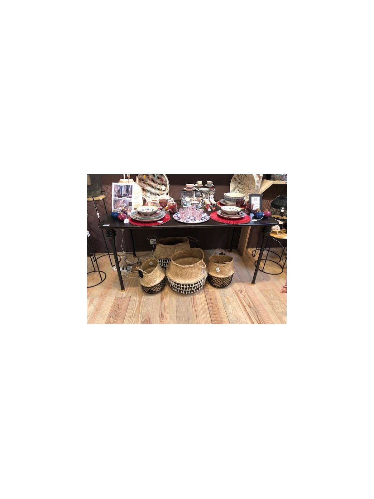 Table noir en bois chic