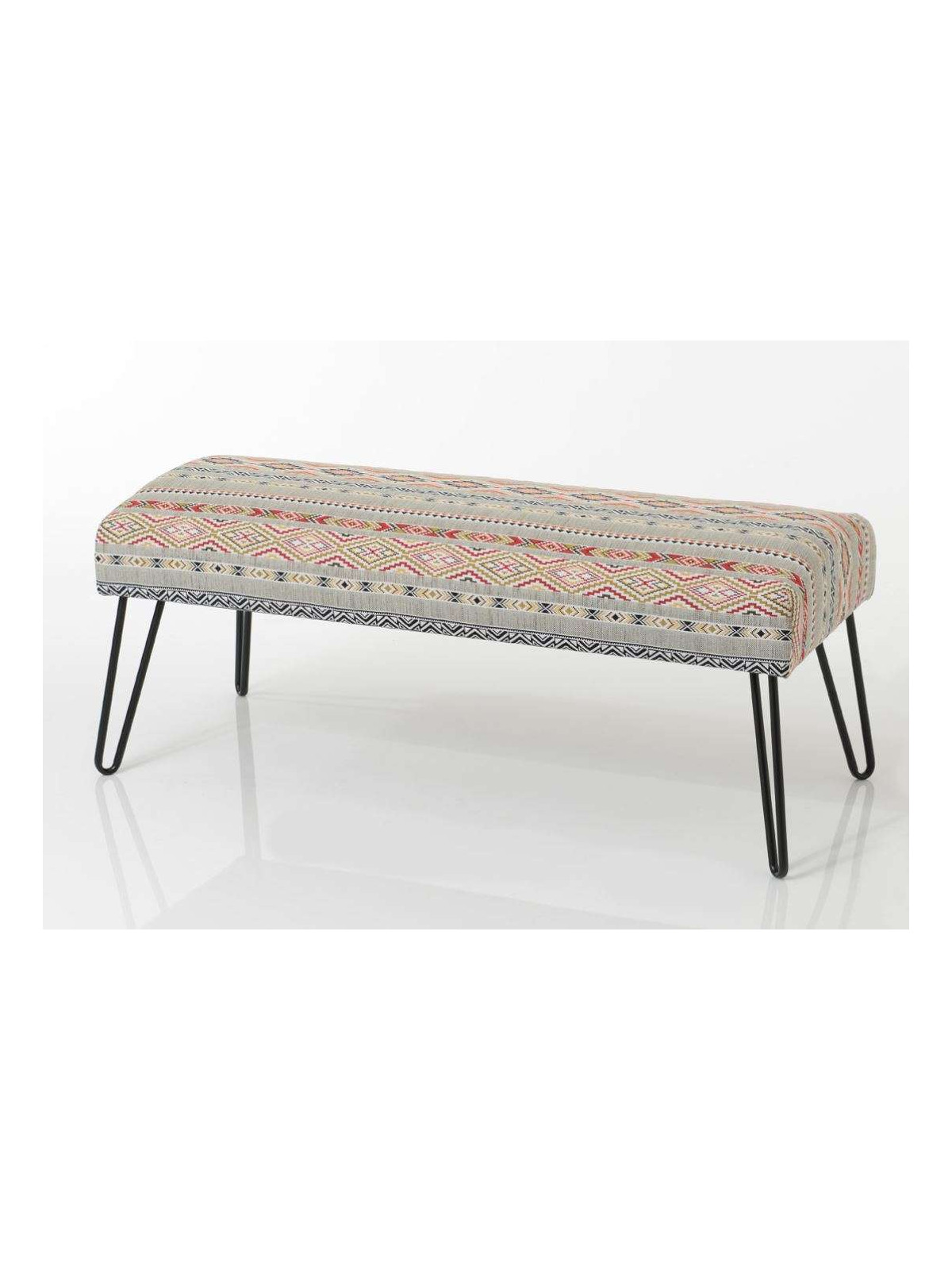 Banquette hippie colorée dominante rouge