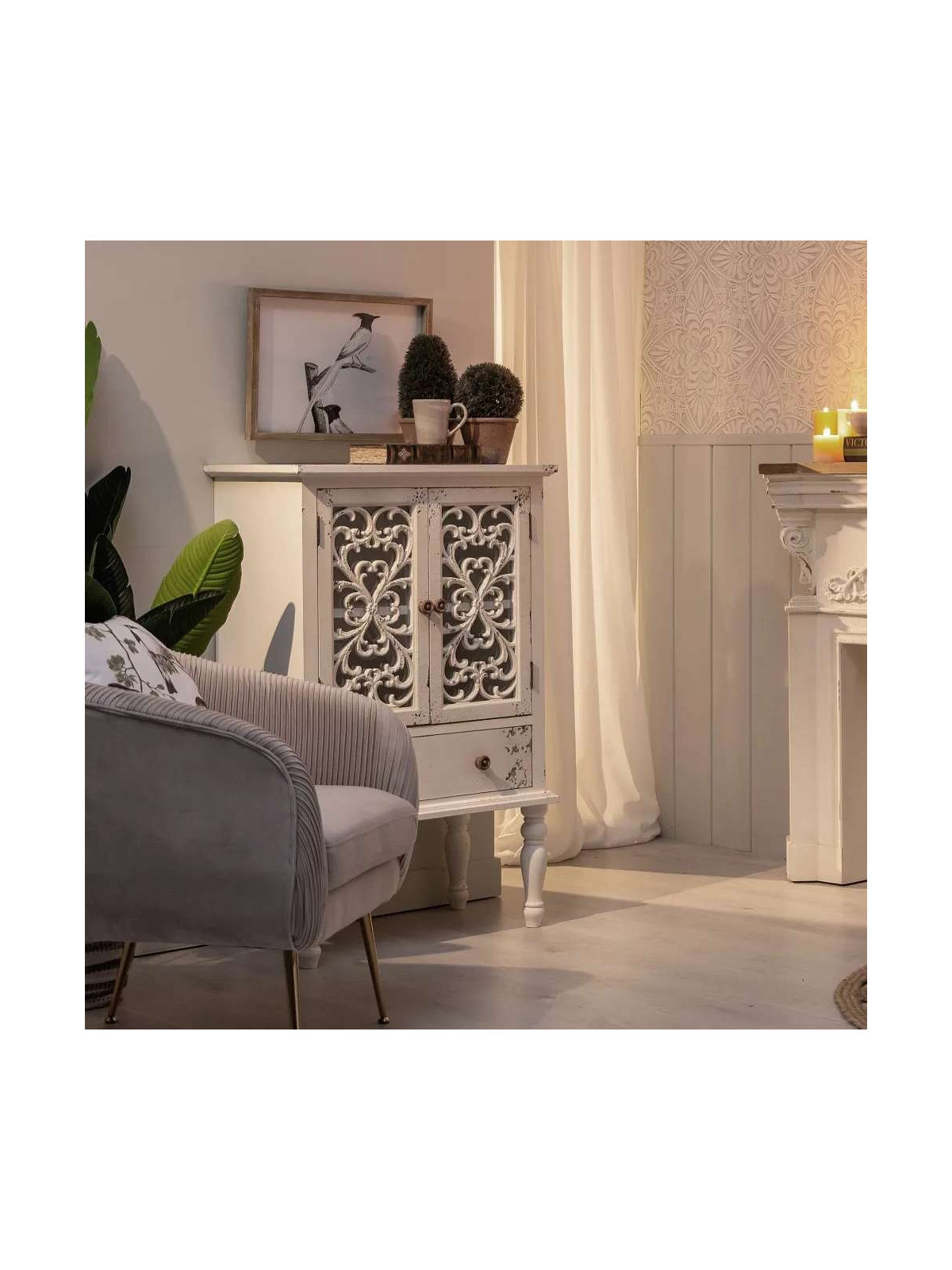 Armoire Vénisia en bois patiné