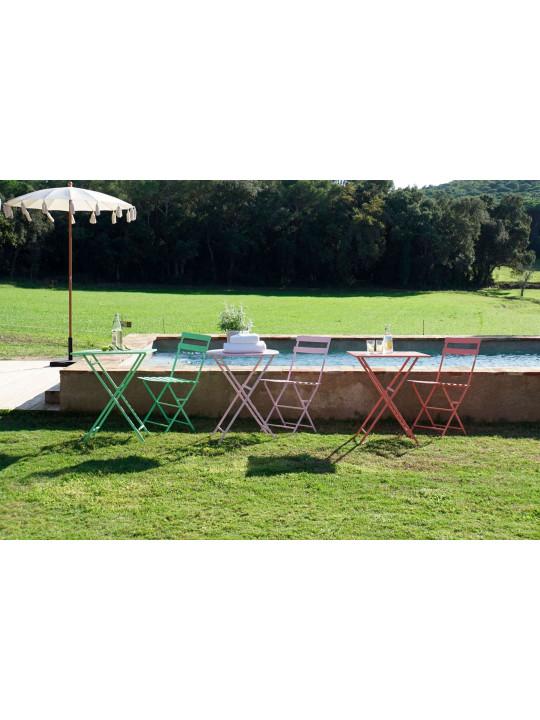 Ensemble de tables et chaises en bois de pin vert Ensemble de tables et chaises en bois de pin vert