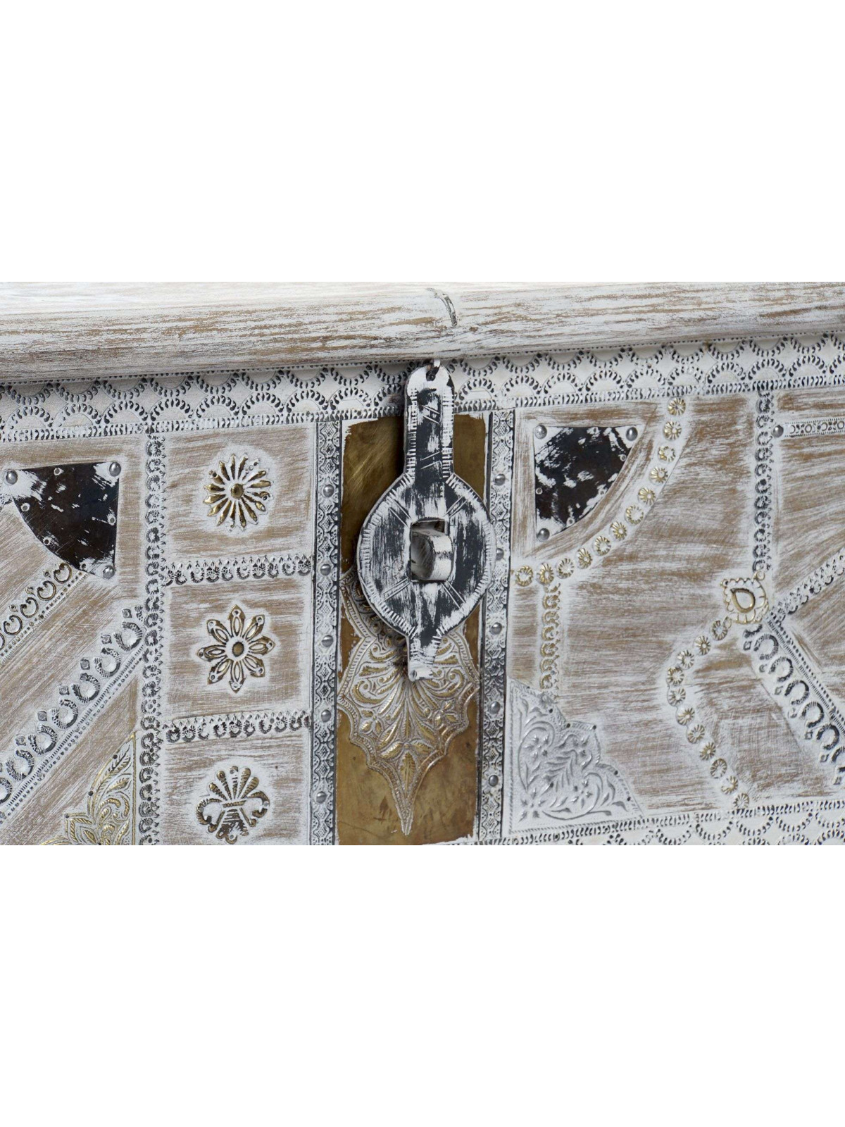 Coffre Asha sculpté en bois de manguier