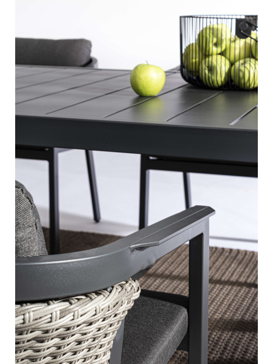 Set de 6 chaises et une table Cordova Set de 6 chaises et une table Cordova