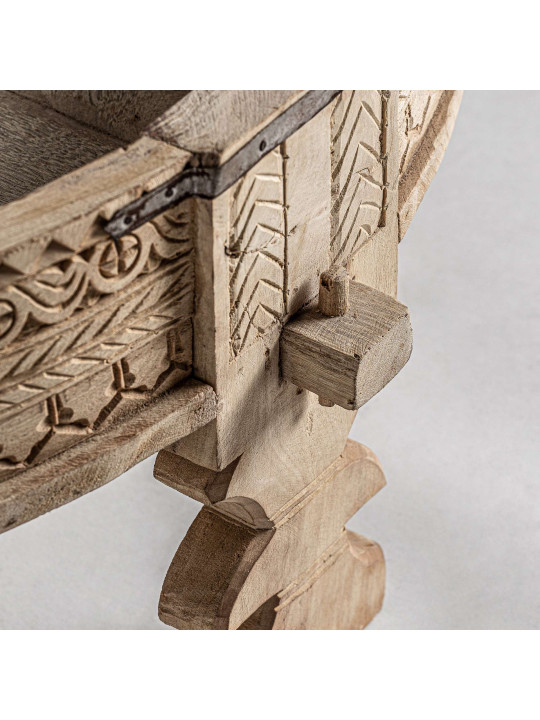Table basse Askale en bois de teck sculpté