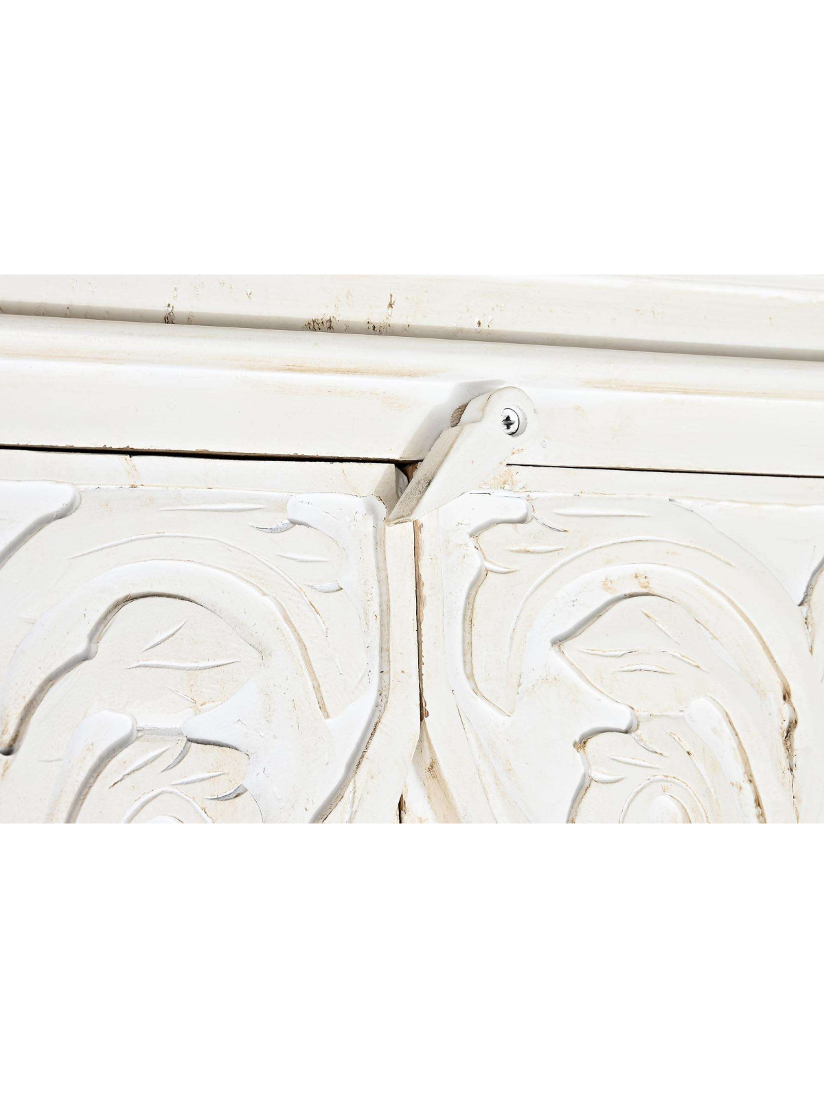 Armoire orientale en bois de manguier patiné